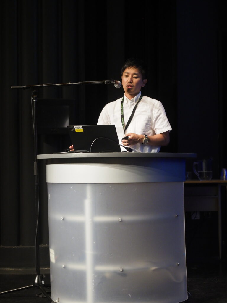 Shingo Nakajima receiving the 3rd prize for the selected talk at the 62nd ICBL in Montreal